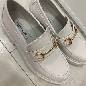 Selling Steve Madden platform loafer